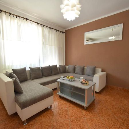 Apartments Blazevic 奥米沙利 外观 照片