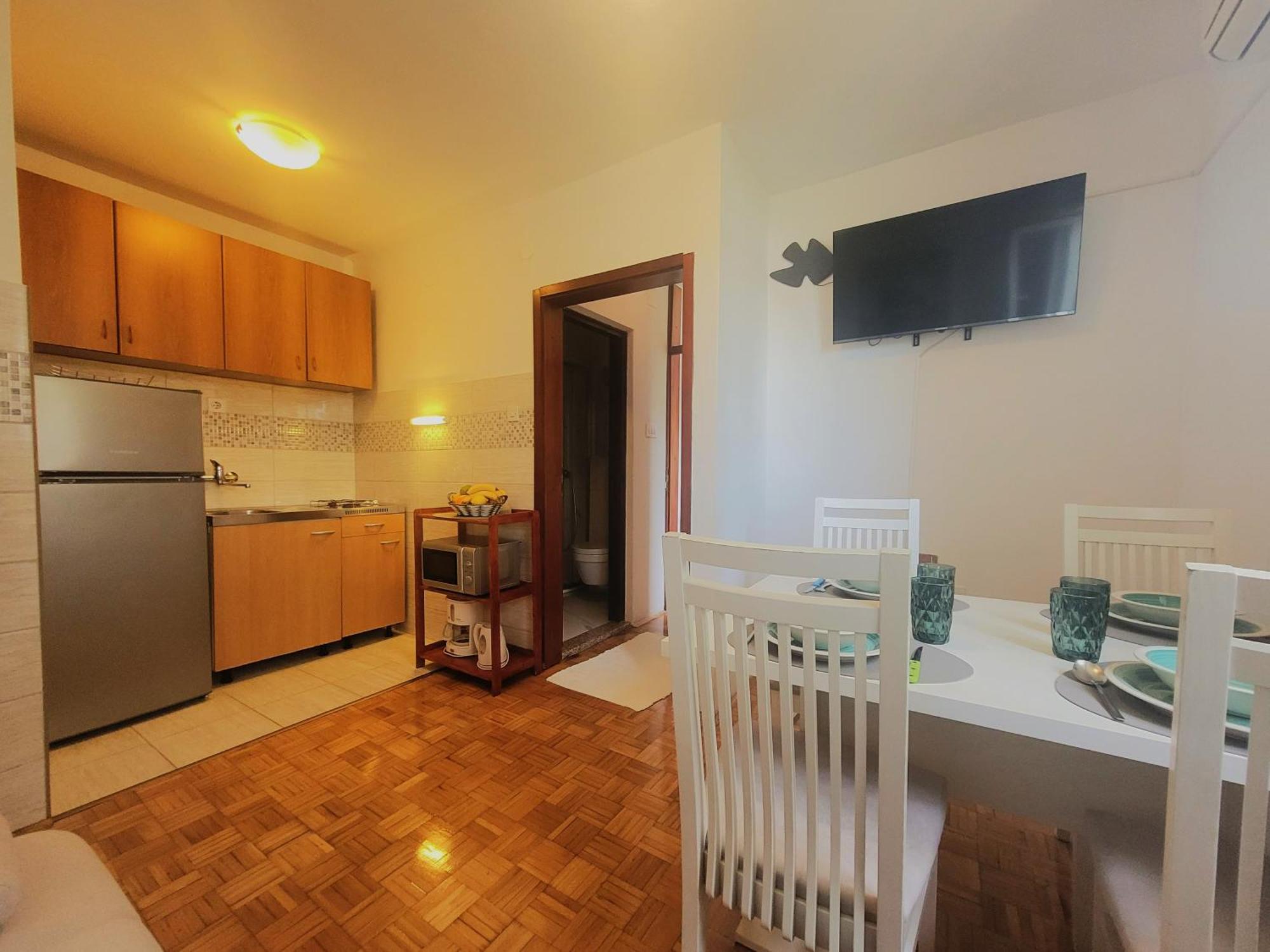 Apartments Blazevic 奥米沙利 外观 照片