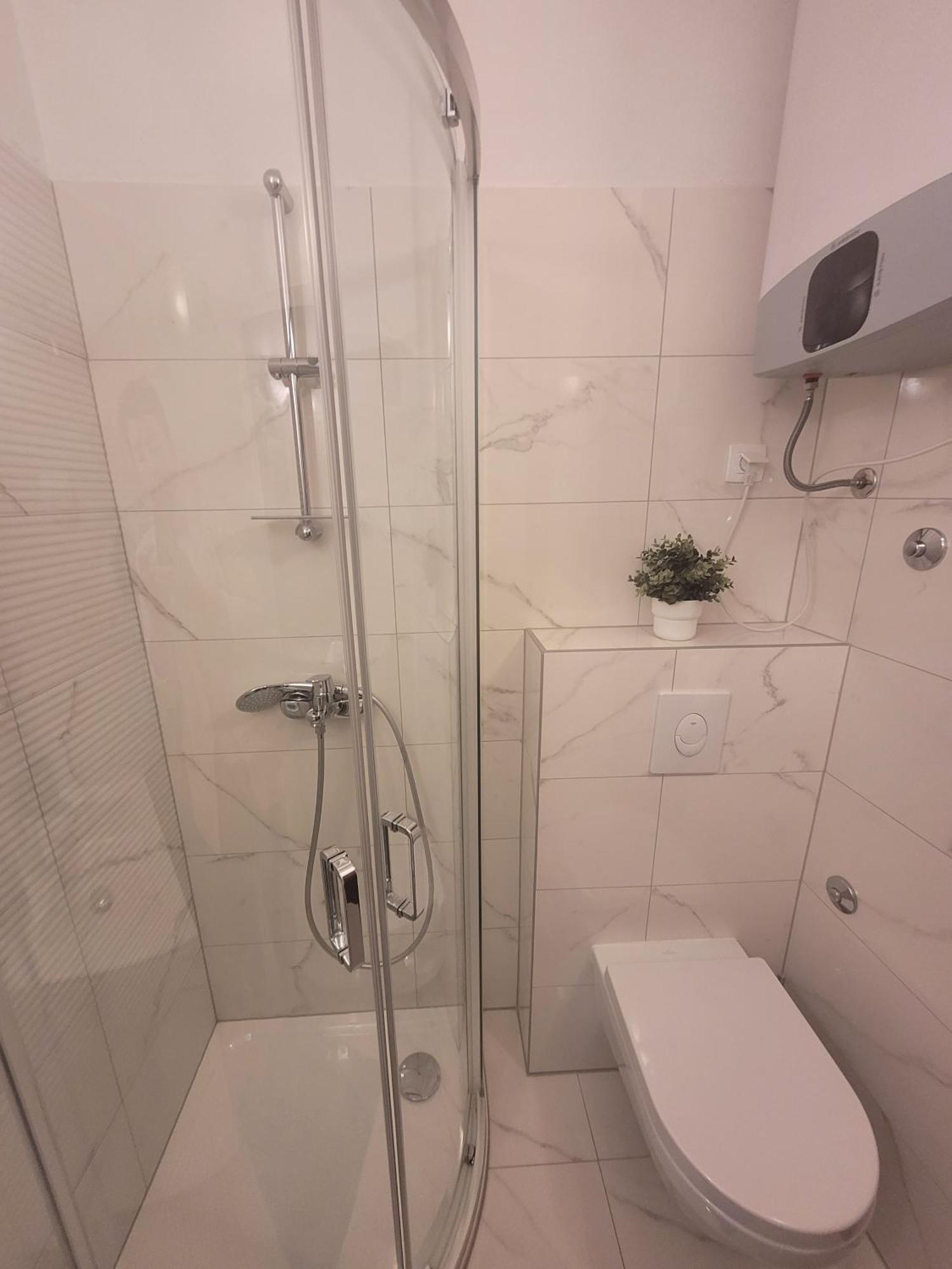 Apartments Blazevic 奥米沙利 外观 照片
