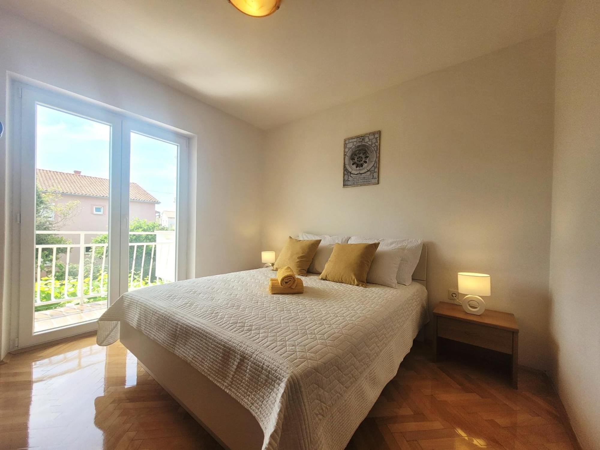 Apartments Blazevic 奥米沙利 外观 照片