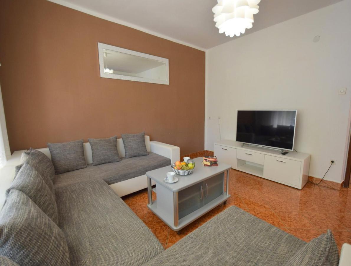 Apartments Blazevic 奥米沙利 外观 照片
