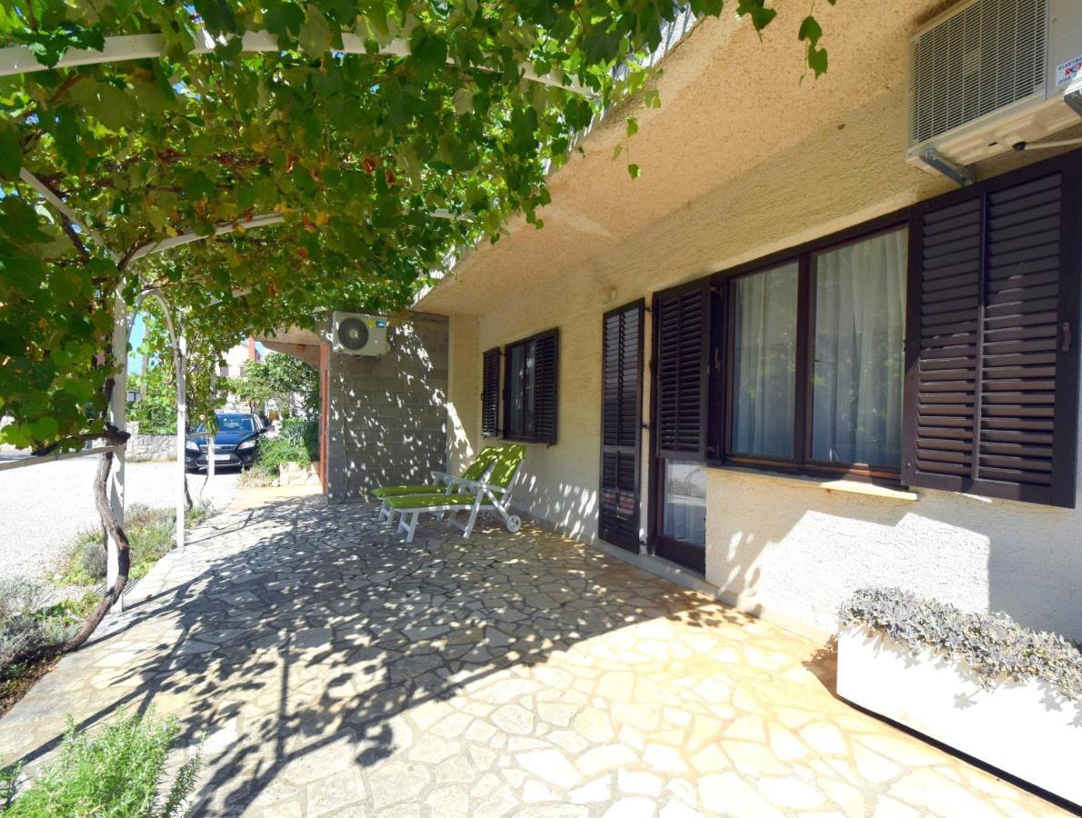 Apartments Blazevic 奥米沙利 外观 照片