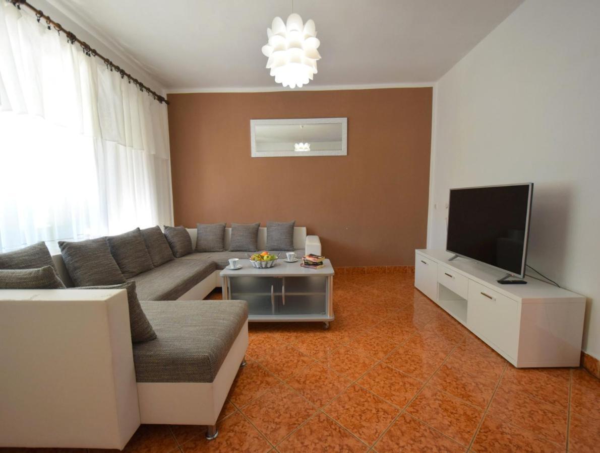 Apartments Blazevic 奥米沙利 外观 照片