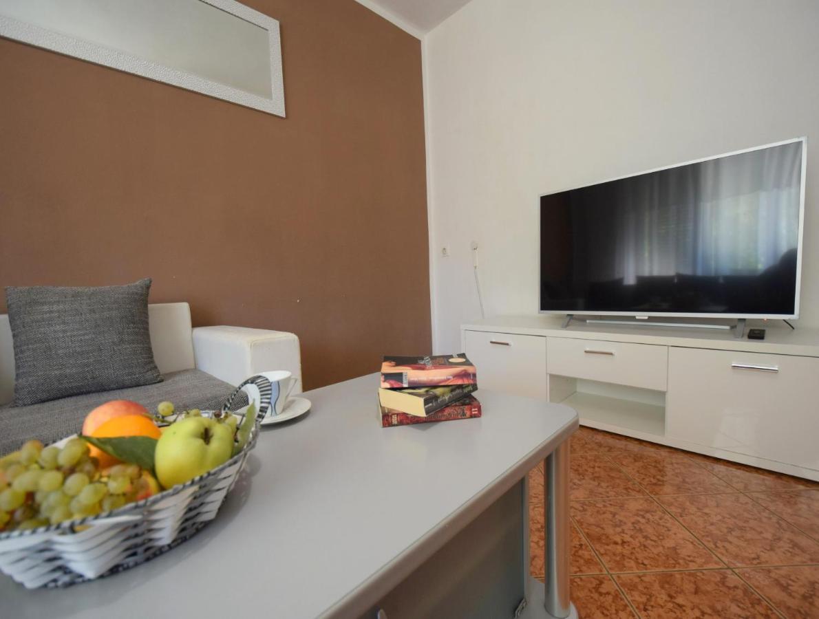 Apartments Blazevic 奥米沙利 外观 照片